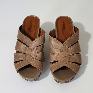 Natural soul sandals